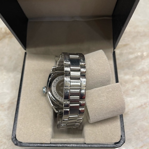 Coach Watch - Picture 4 of 4